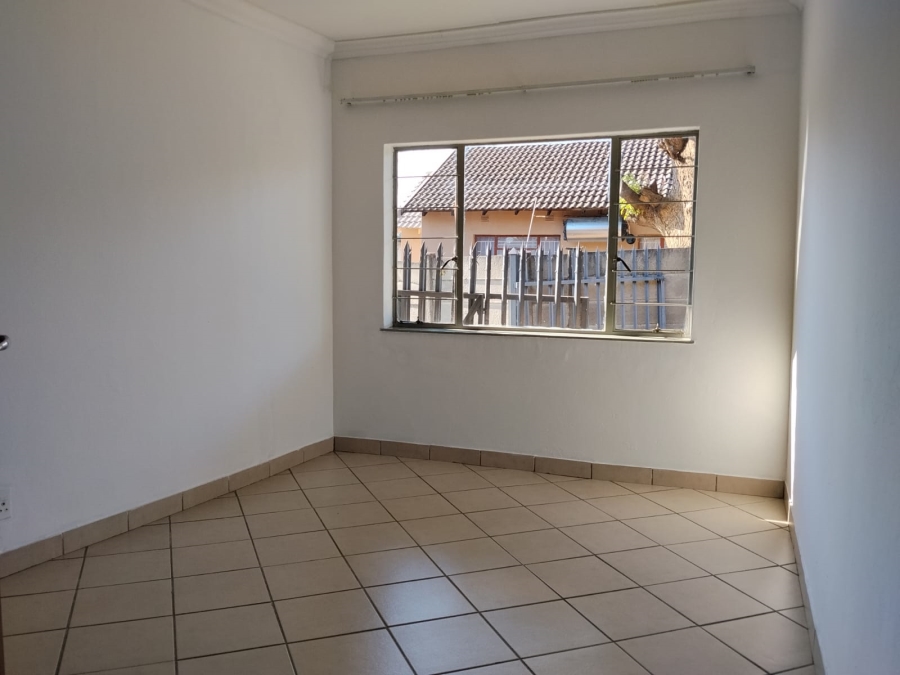 To Let 3 Bedroom Property for Rent in Oos Einde North West